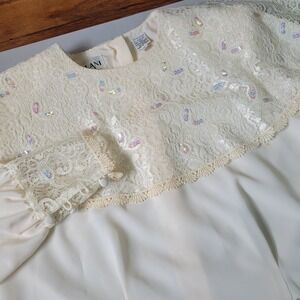 Vtg Nilani Women's Size 10 Polyester Satin Back Button Lace‎ Accents Ivory Shirt